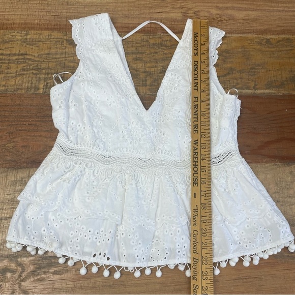 Willow & Clay women’s size large Pom Pom & Ruffles Low Back Tank Top feminine - Picture 4 of 10